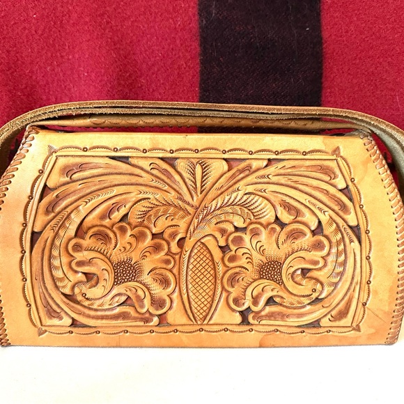 👜VGUC Hand Tooled Vintage Leather Purse and Coin Purse - Picture 2 of 12